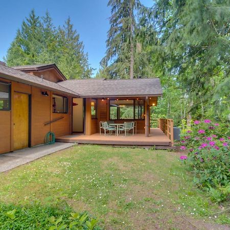 Вилла Sleeping Raven Woodland Retreat Порт-Анджелес Экстерьер фото
